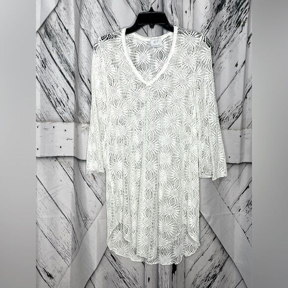 Elif by Jordan Taylor Other - Elif by Jordan Taylor Flower Mesh Coverup Small